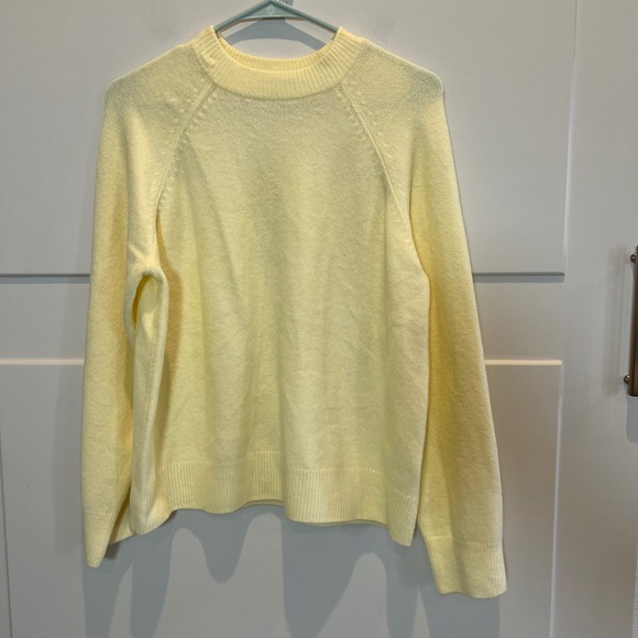Vince Camuto Womens Pale Yellow Crew Neck Long Sleeve Knit Sweater Size M Soft - Picture 1 of 6